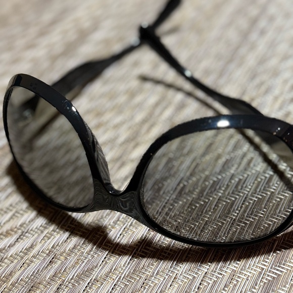 Prada sunglasses - Picture 8 of 15